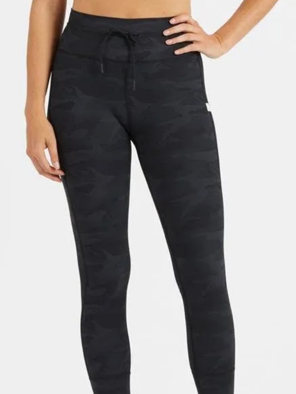 Vuori rise and shine daily leggings black camo